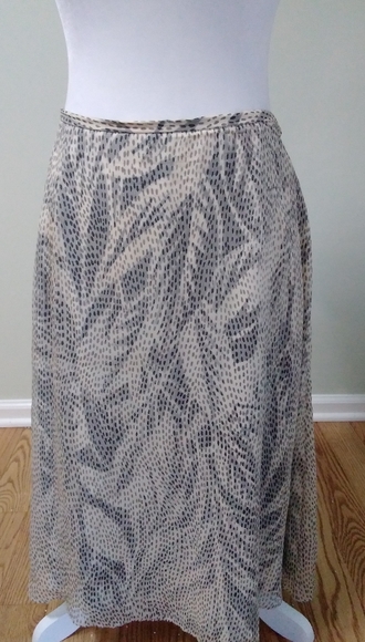 2/$15 Talbots Print Silk Skirt - Picture 1 of 5